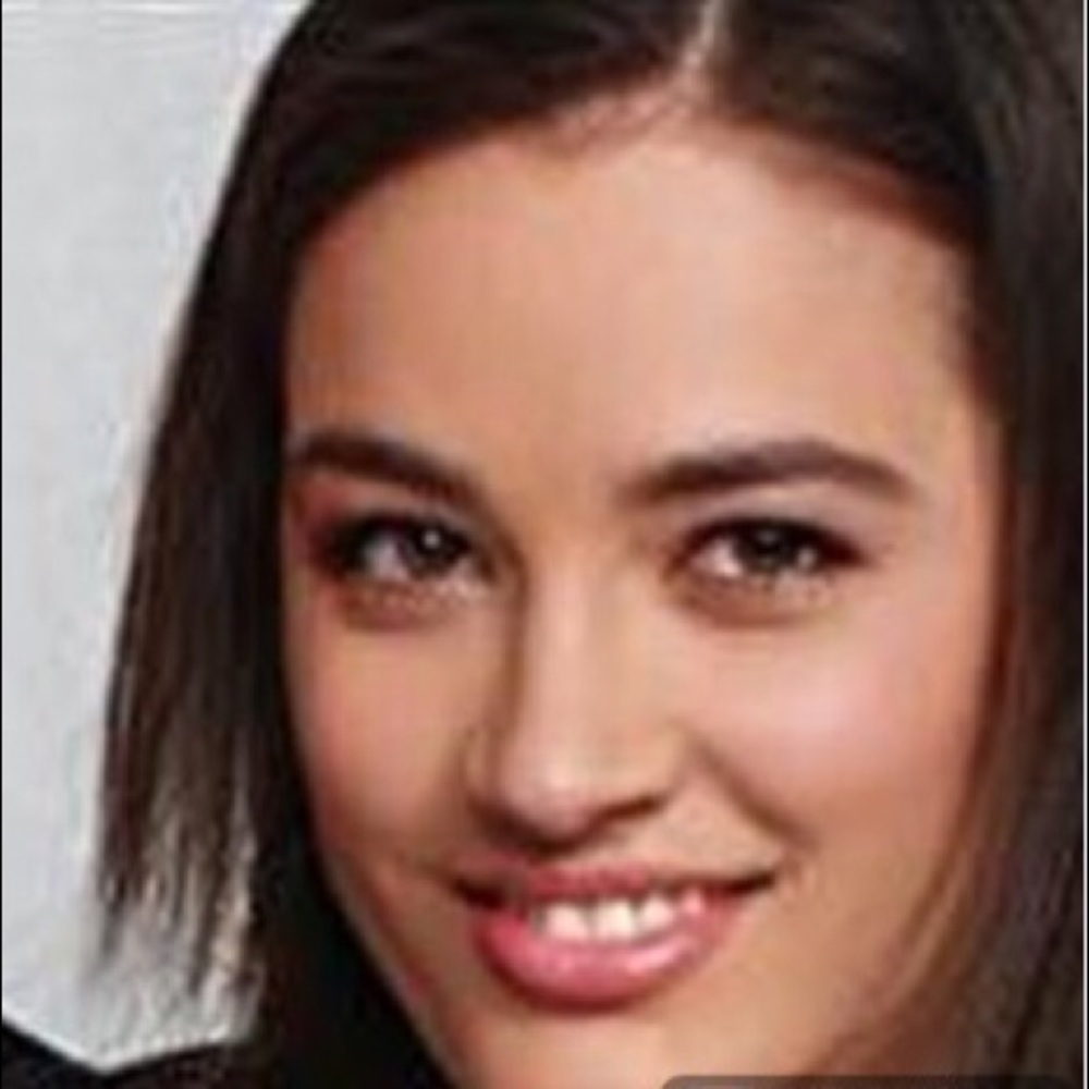 Meet your Posher, Annamaria